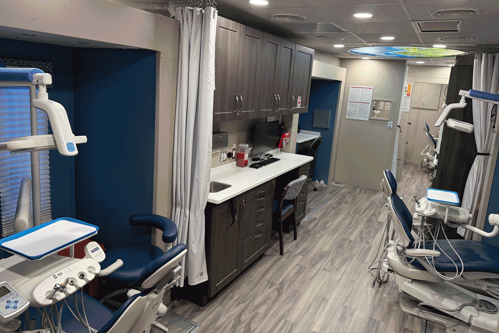 Rotating images for Mobile Dental Care Center